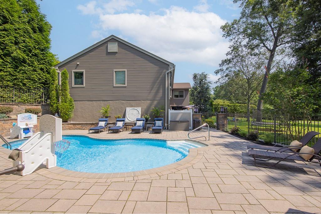 15 Peach Street, Nanuet, NY 10954
