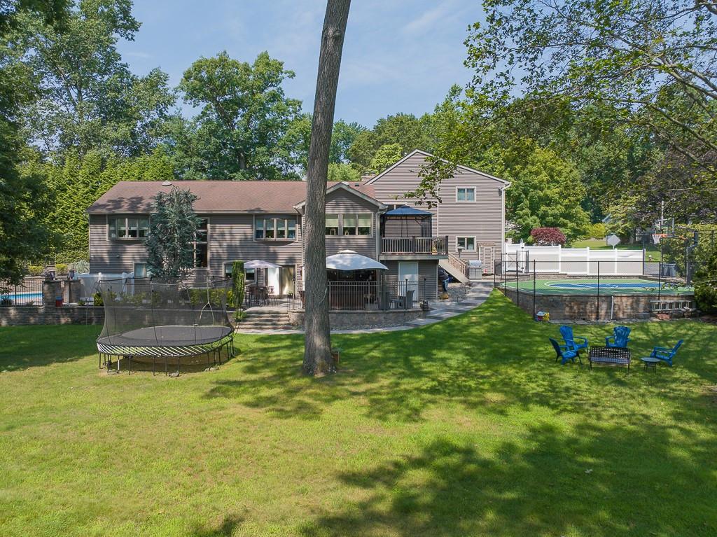 15 Peach Street, Nanuet, NY 10954