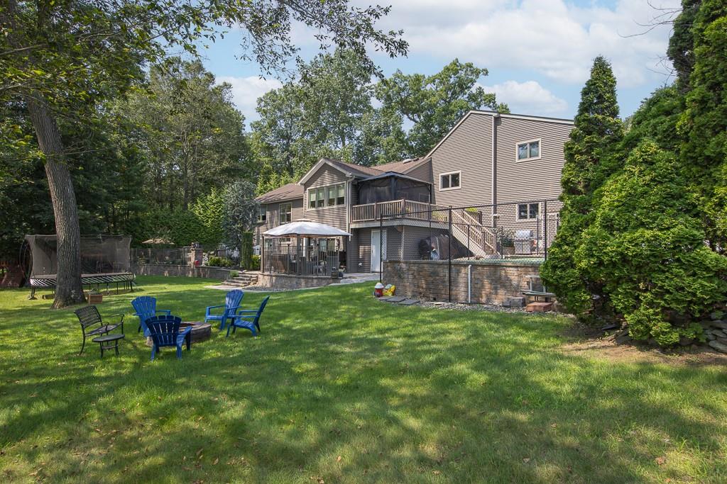 15 Peach Street, Nanuet, NY 10954