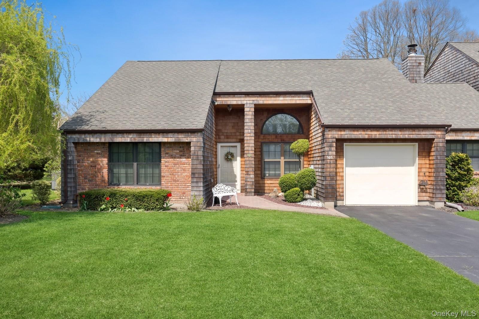 165 Baywoods Lane, Bay Shore, NY 11706