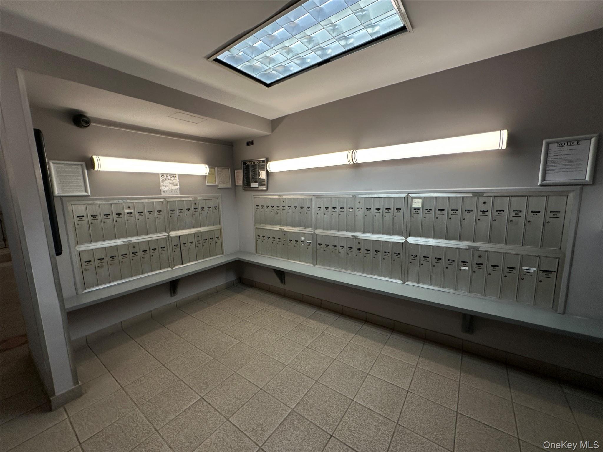 241-20 Northern Boulevard # 1M, Douglaston, NY 11362