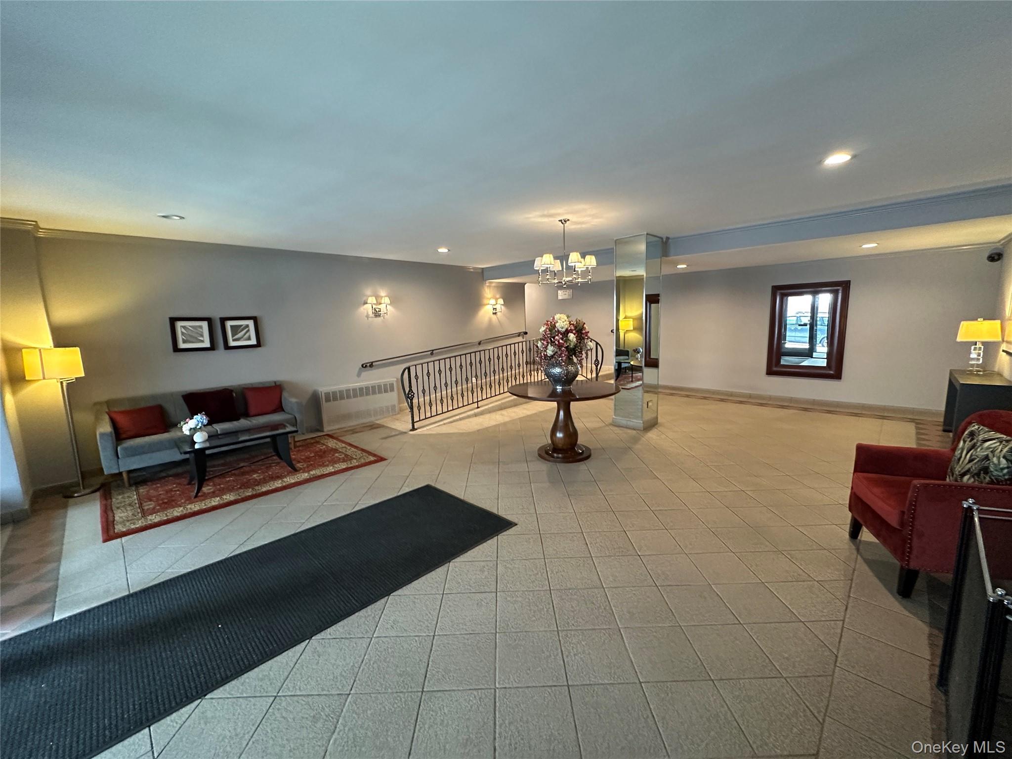 241-20 Northern Boulevard # 1M, Douglaston, NY 11362