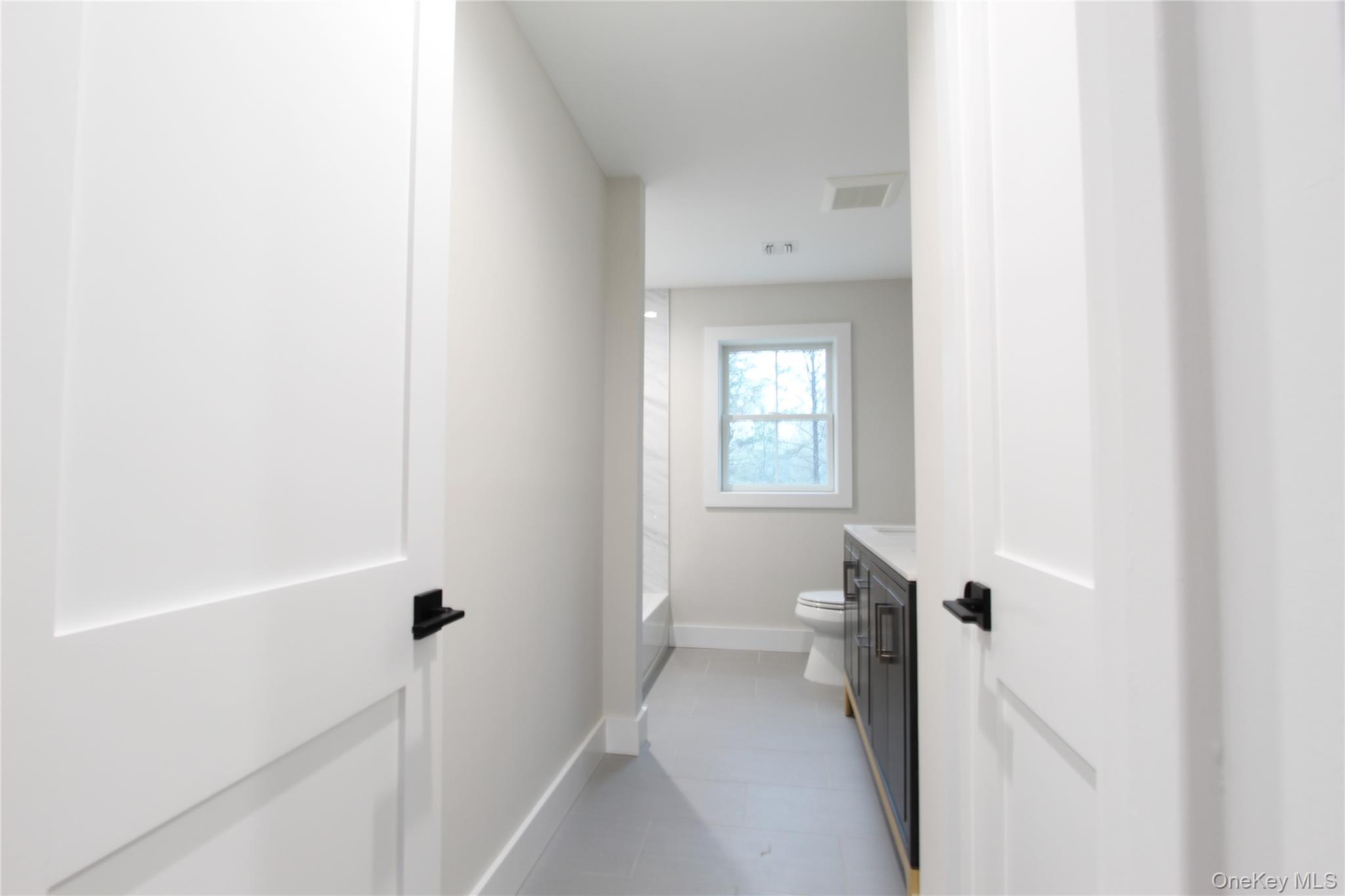 5 Colonels Path, Manorville, NY 11949