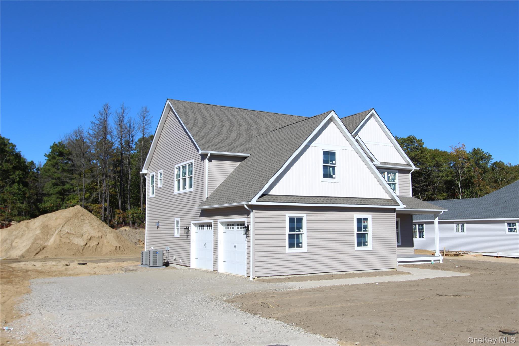 5 Colonels Path, Manorville, NY 11949