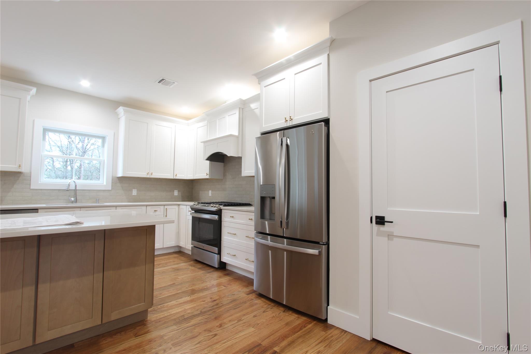 5 Colonels Path, Manorville, NY 11949