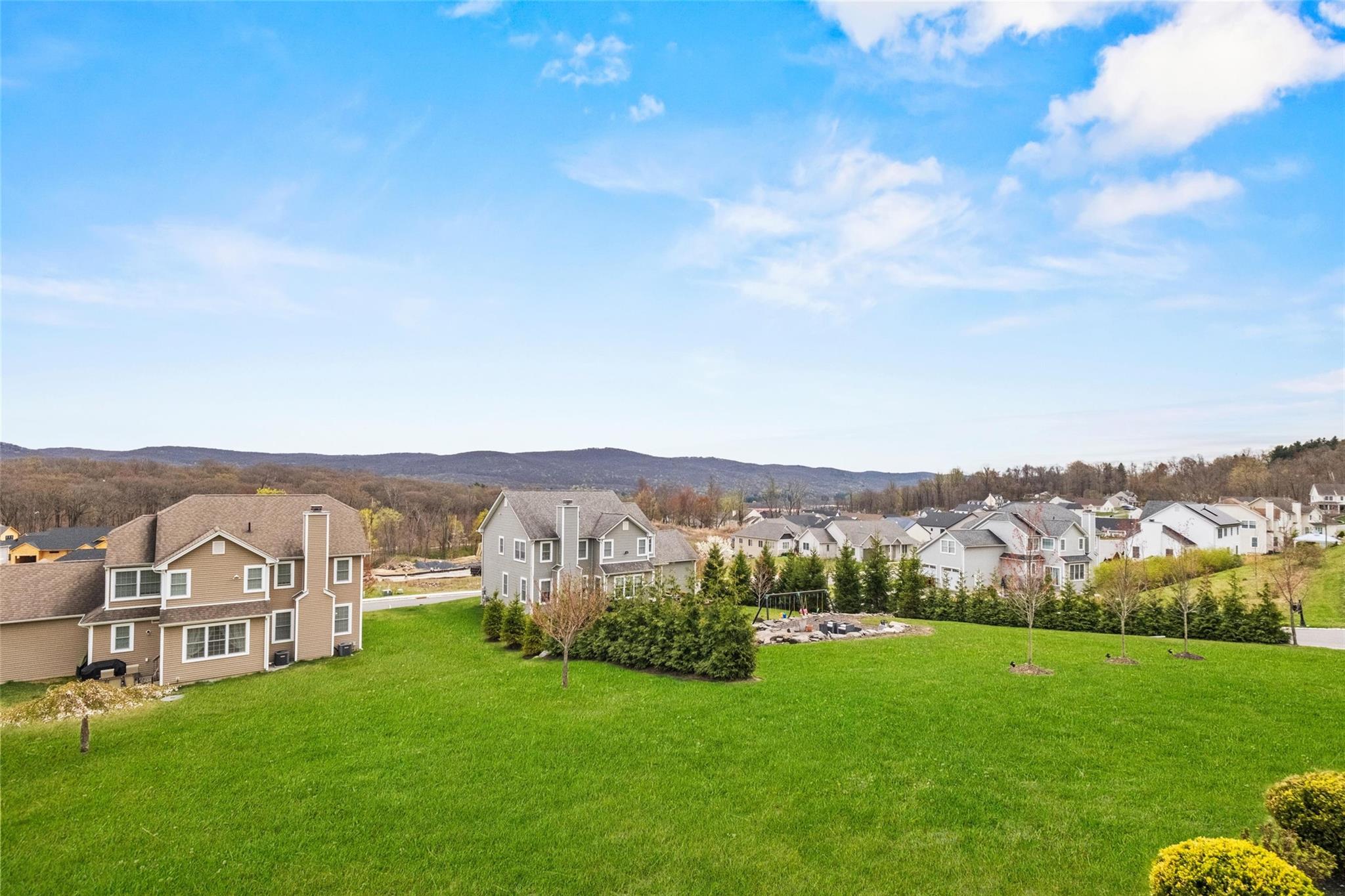 4 Smithfield Spur, Monroe, NY 10950