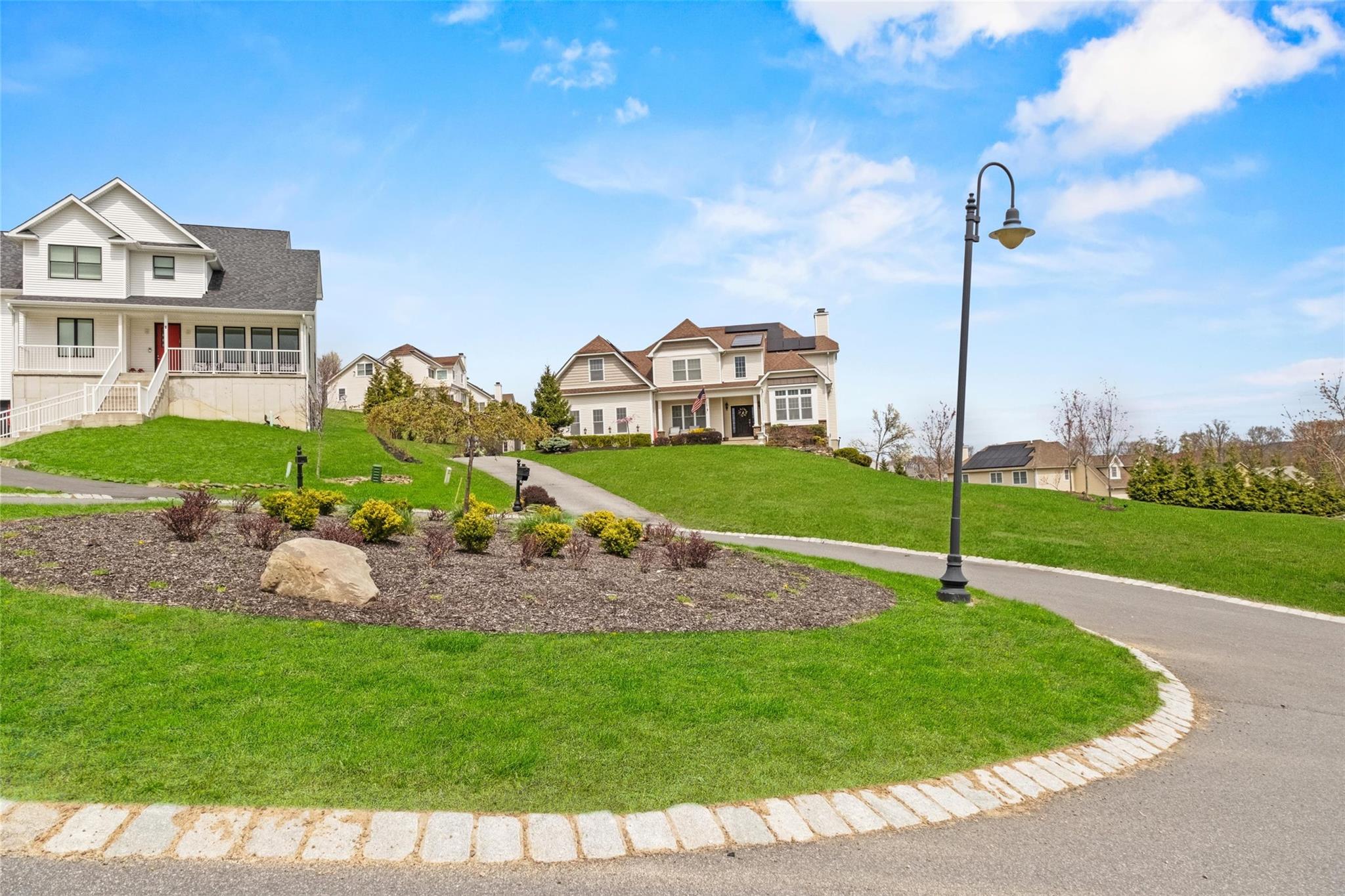 4 Smithfield Spur, Monroe, NY 10950