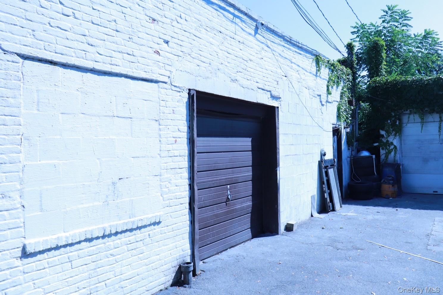 2172 Jericho Turnpike, Garden City Park, NY 11040