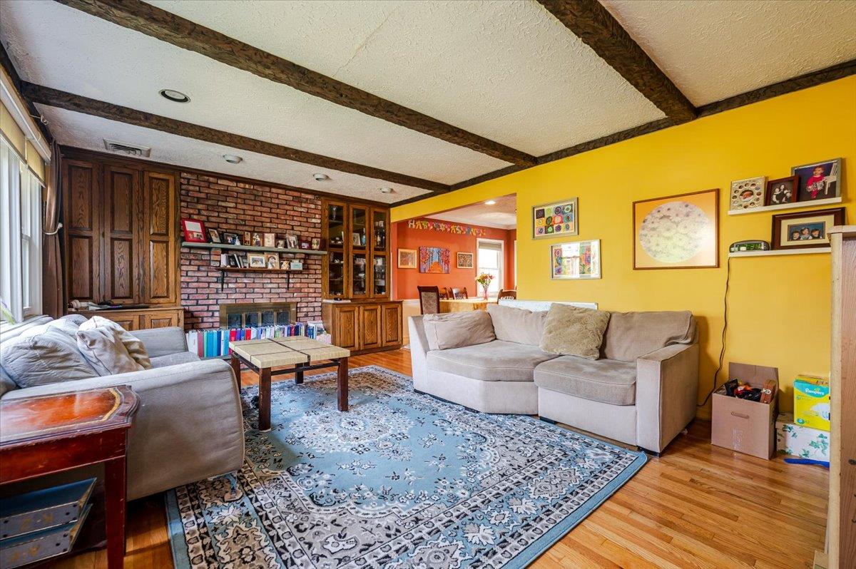 1275 Sturlane Place, Hewlett, NY 11557