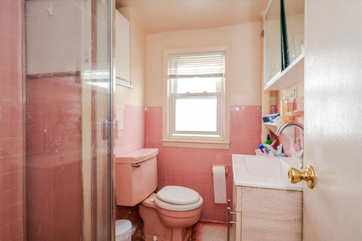 1275 Sturlane Place, Hewlett, NY 11557