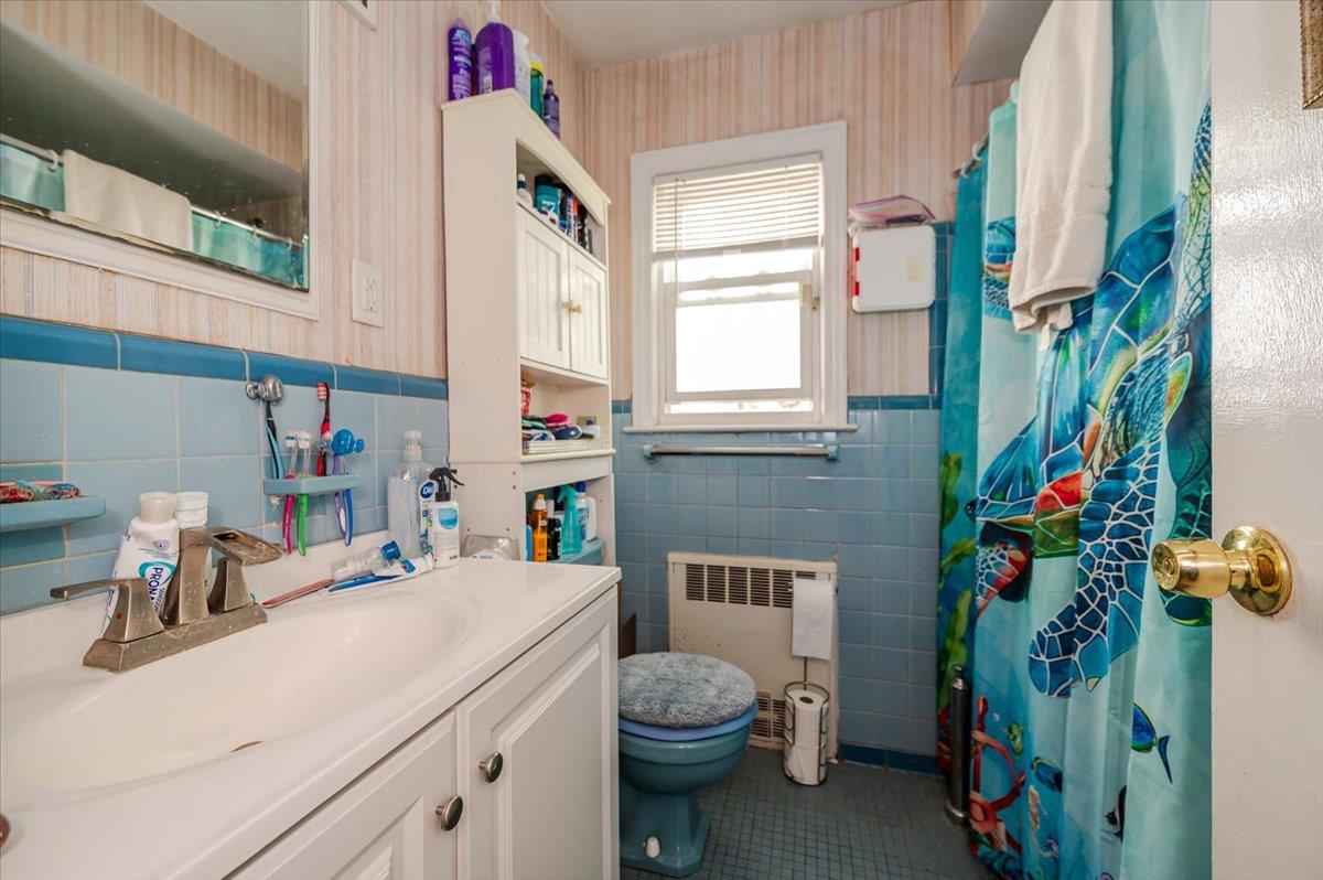 1275 Sturlane Place, Hewlett, NY 11557