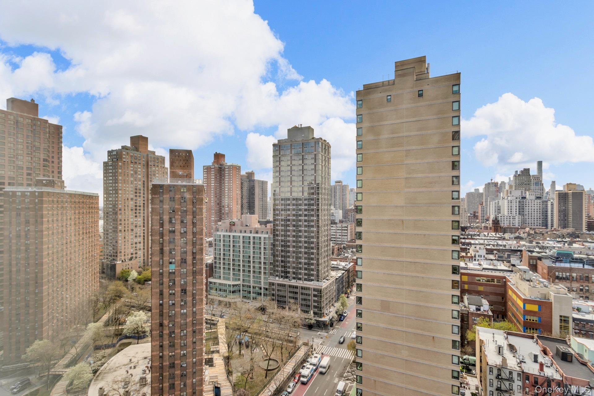 345 E 93rd Street # 22E, New York (Manhattan), NY 10128