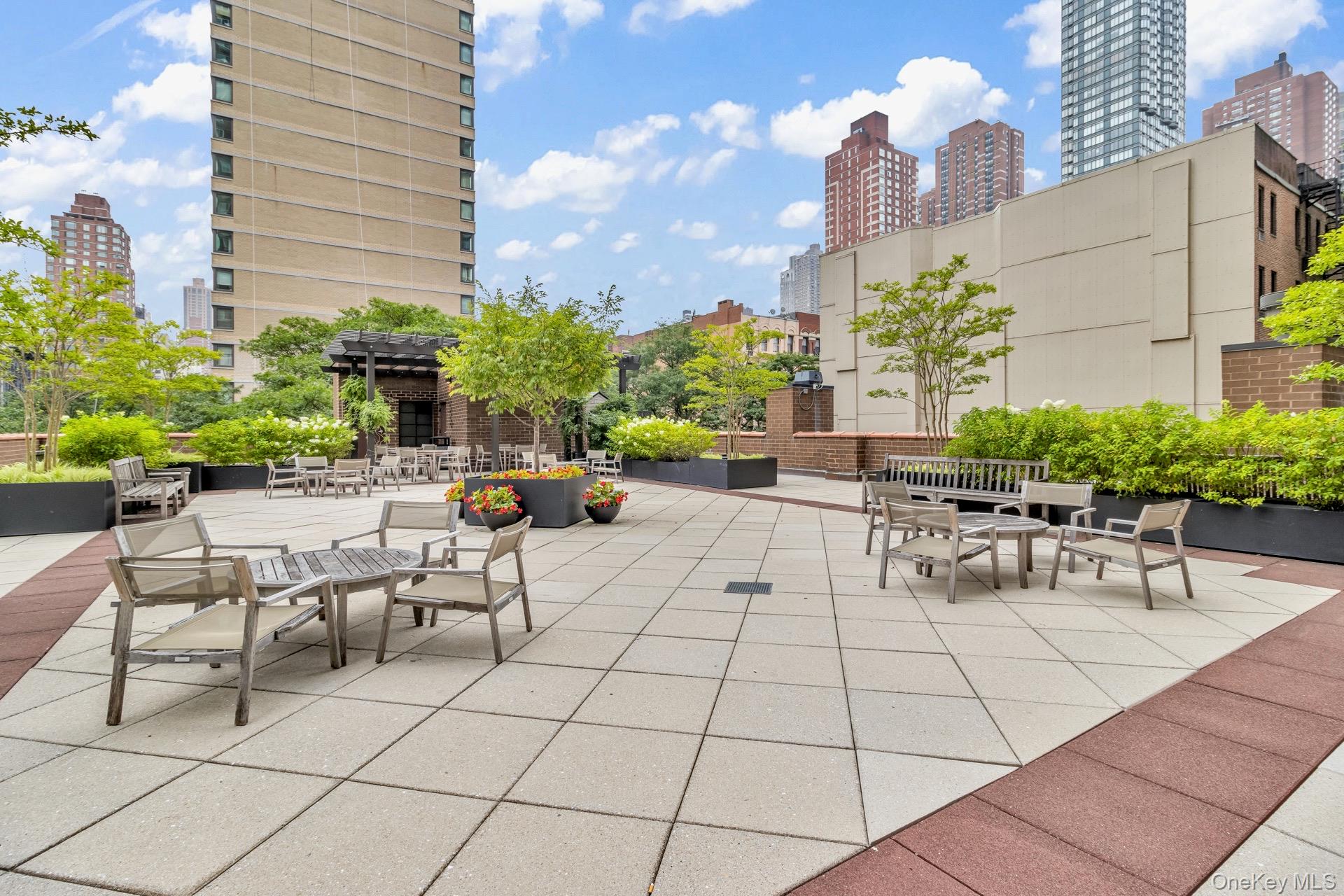 345 E 93rd Street # 22E, New York (Manhattan), NY 10128