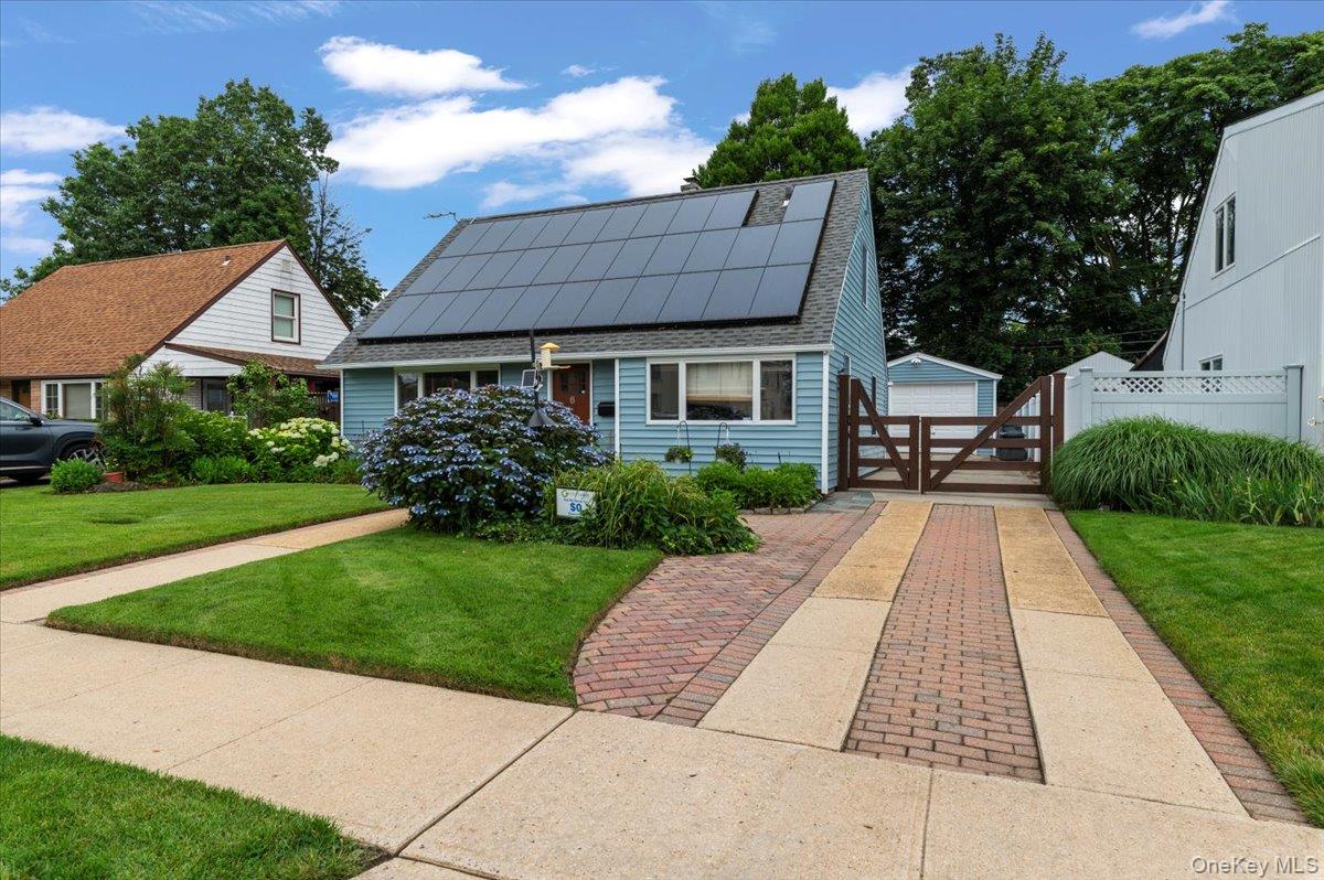 6 Walter Avenue, Hicksville, NY 11801