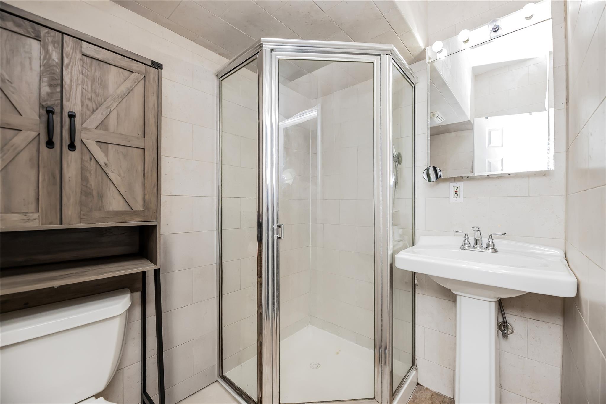 114 Outlook Avenue, Bronx, NY 10465