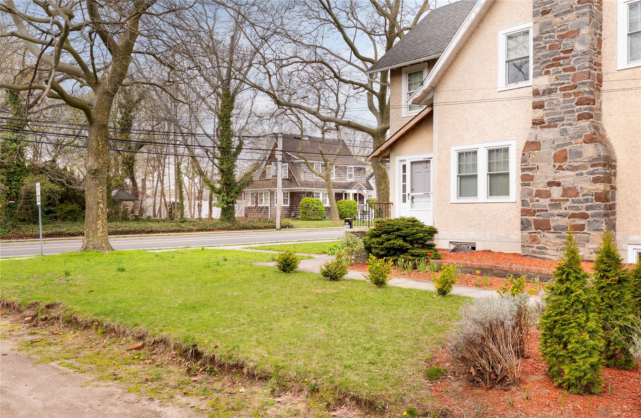 1212 Roanoke Avenue, Riverhead, NY 11901