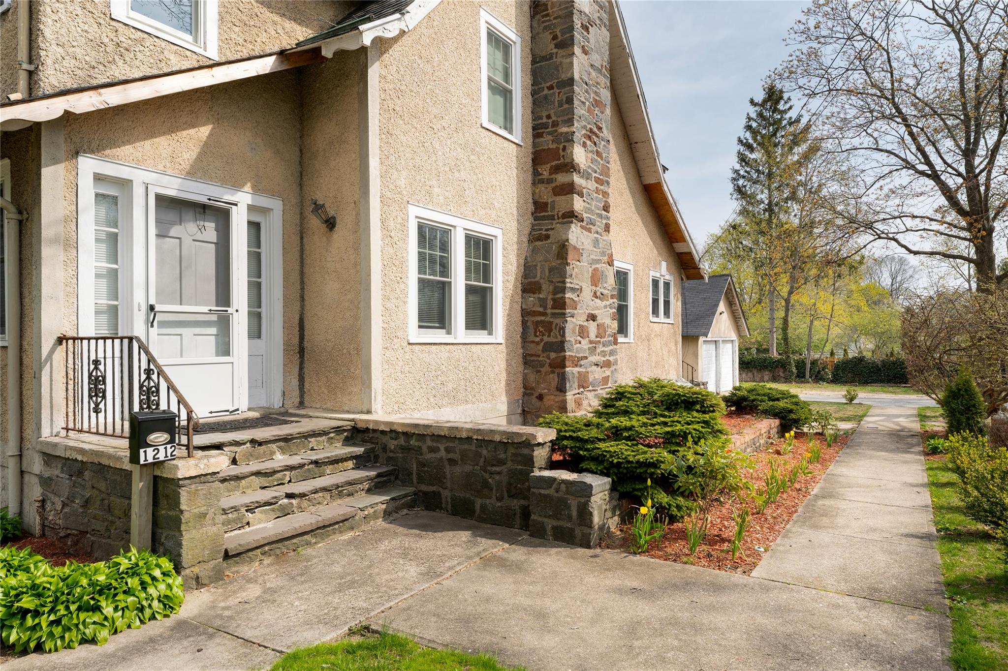 1212 Roanoke Avenue, Riverhead, NY 11901