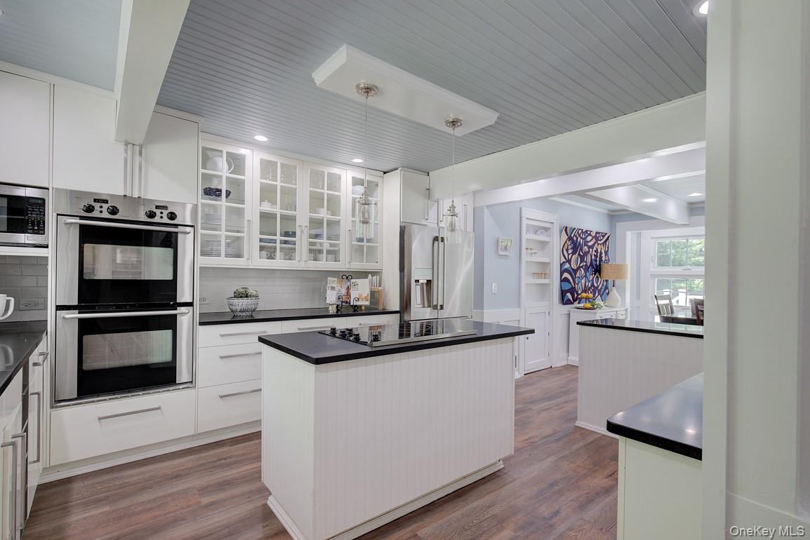 2 Spring Hollow Road, Centerport, NY 11721