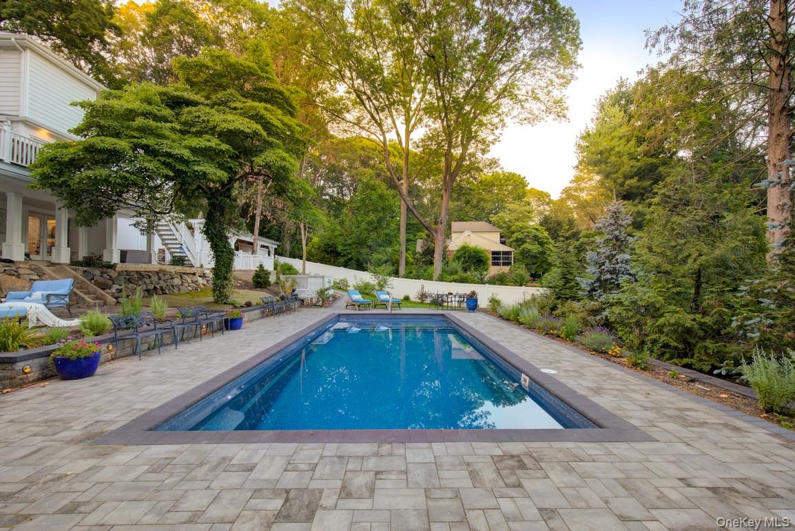 2 Spring Hollow Road, Centerport, NY 11721