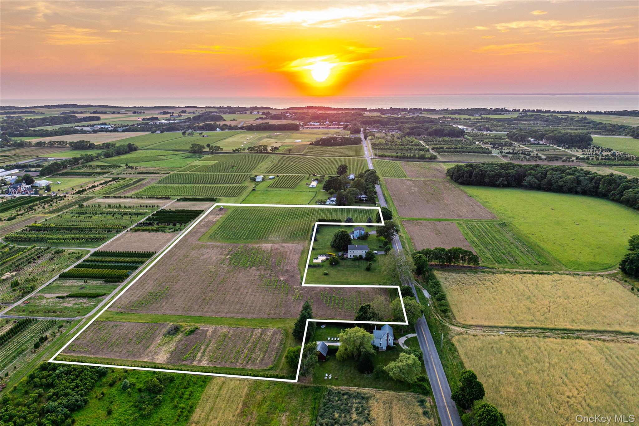 1555 Cox Lane, Cutchogue, NY 11935