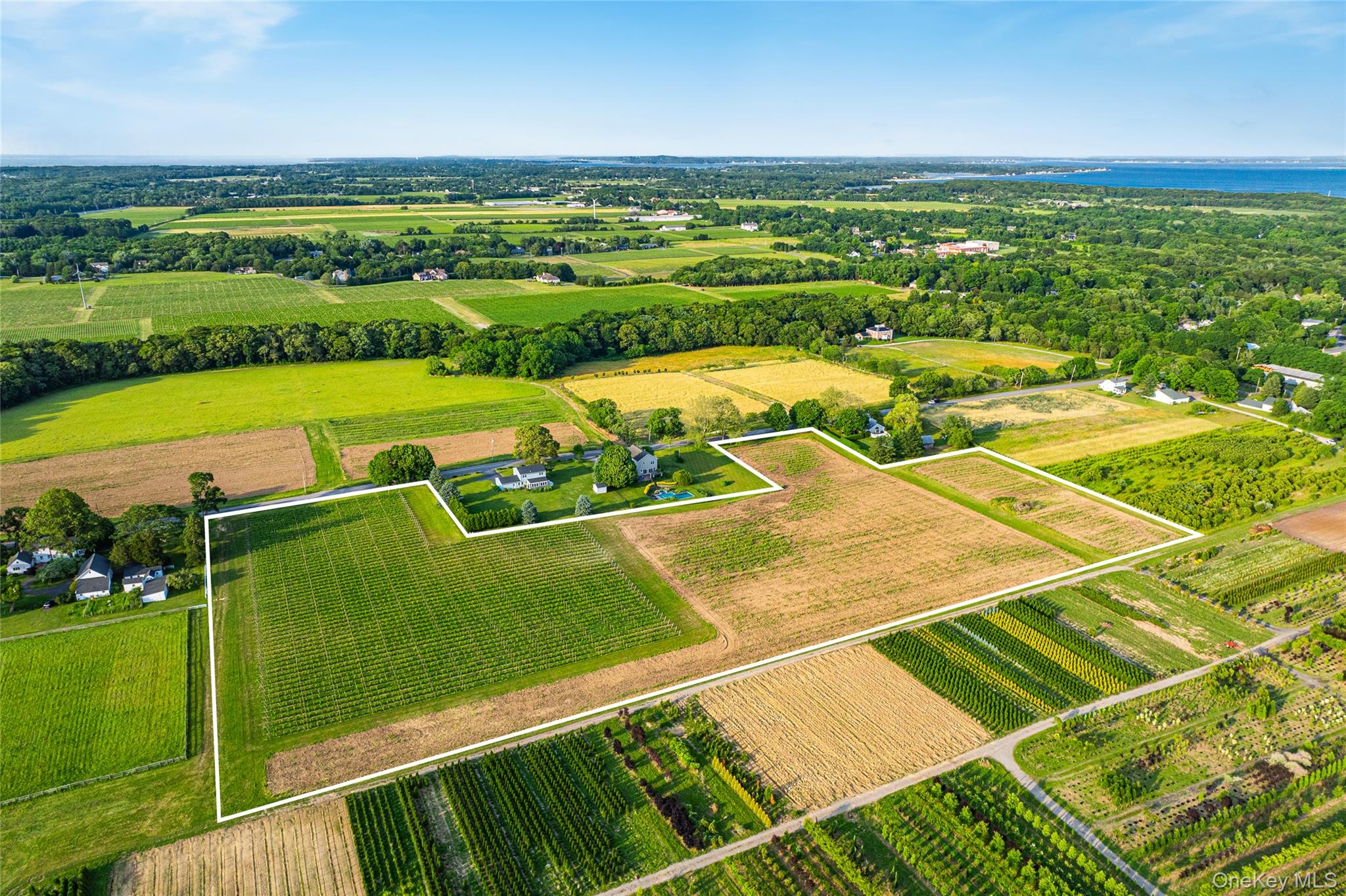 1555 Cox Lane, Cutchogue, NY 11935