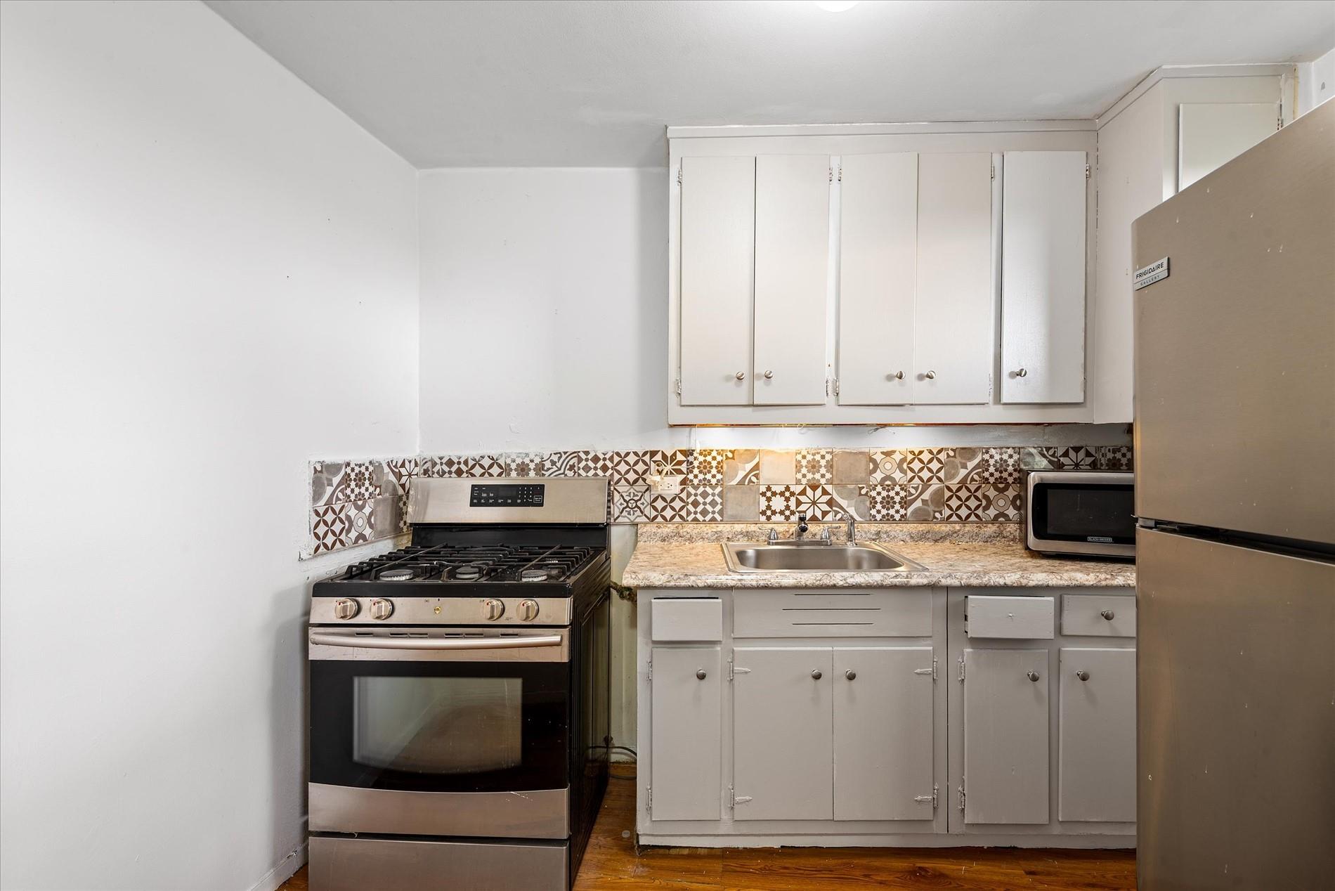 90-60 Union Turnpike # 9E, Glendale, NY 11385