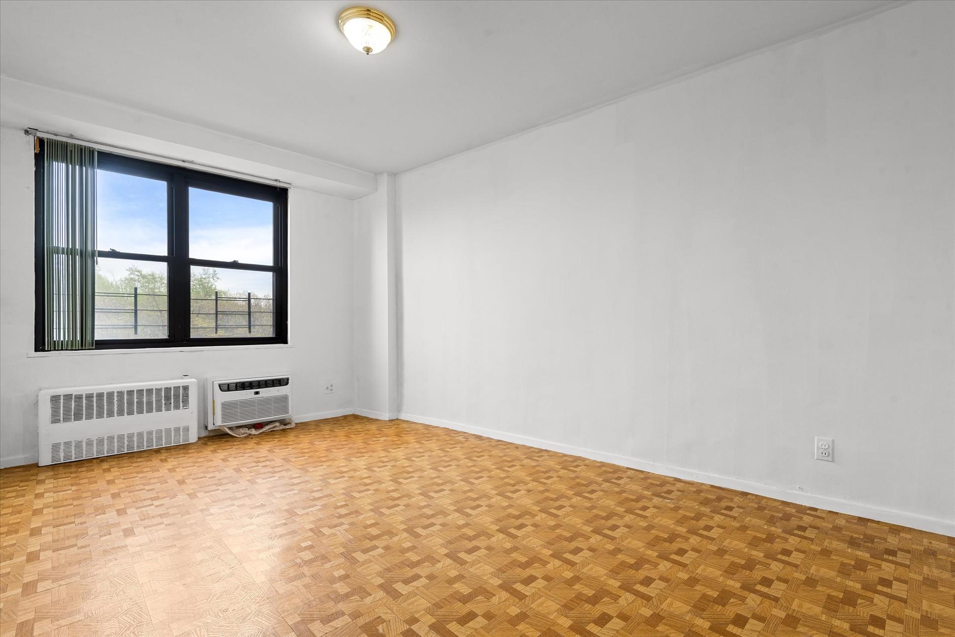 90-60 Union Turnpike # 9E, Glendale, NY 11385