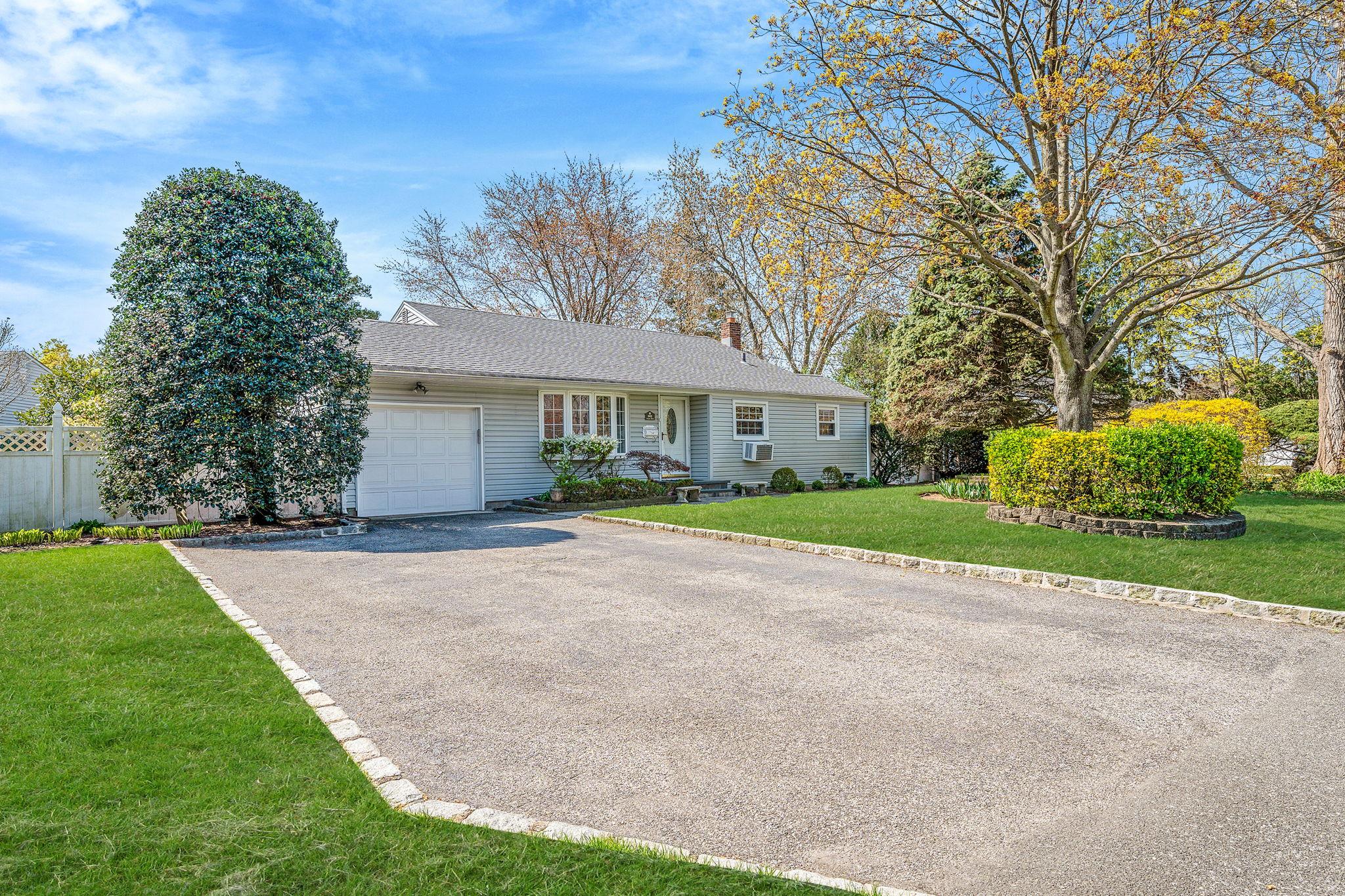 982 Union Boulevard, Bay Shore, NY 11706