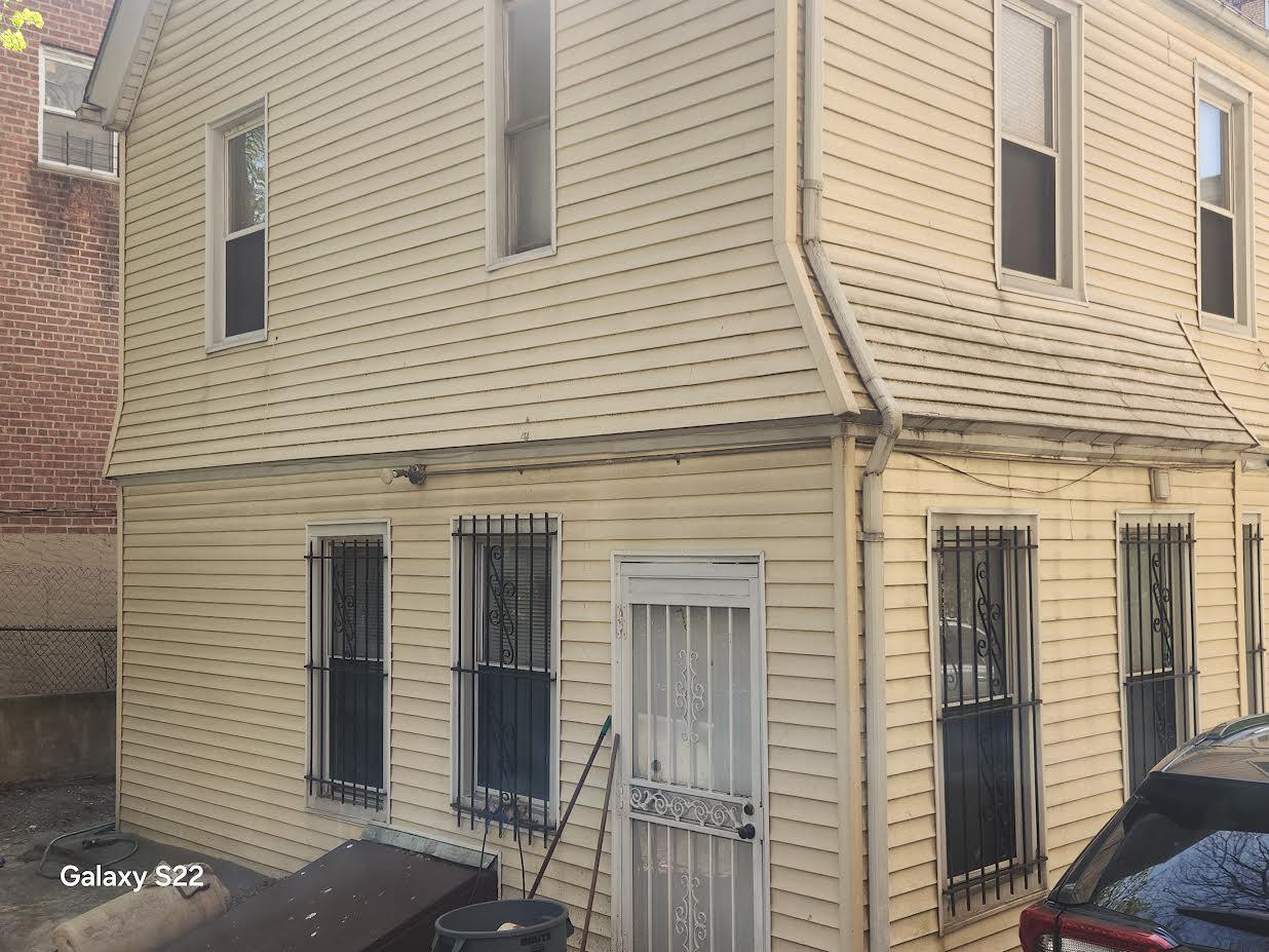 3930 Carpenter Avenue, Bronx, NY 10466