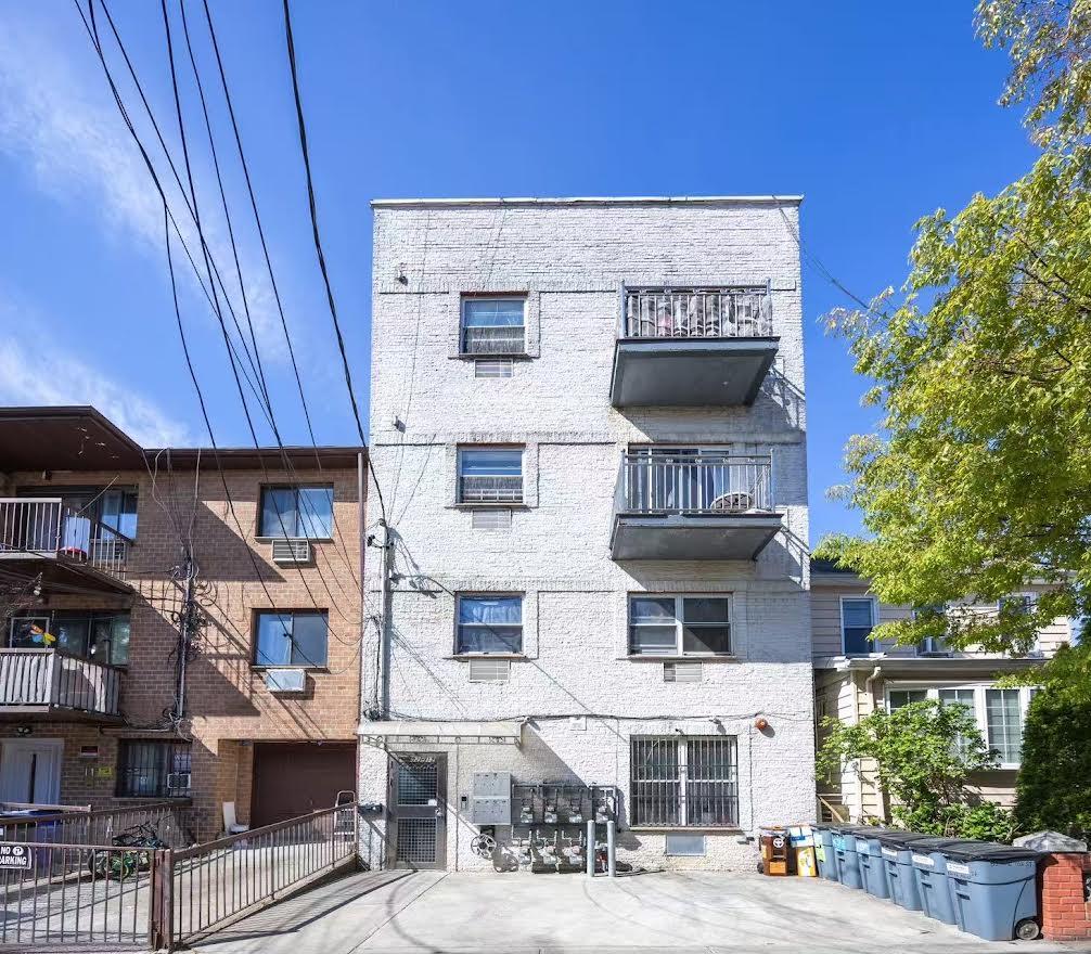 5212 102 Street, Corona, NY 11368