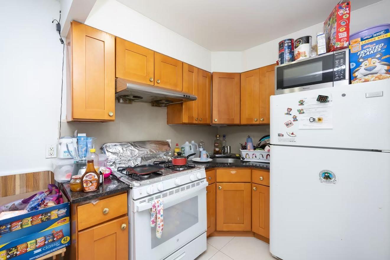 5212 102 Street, Corona, NY 11368
