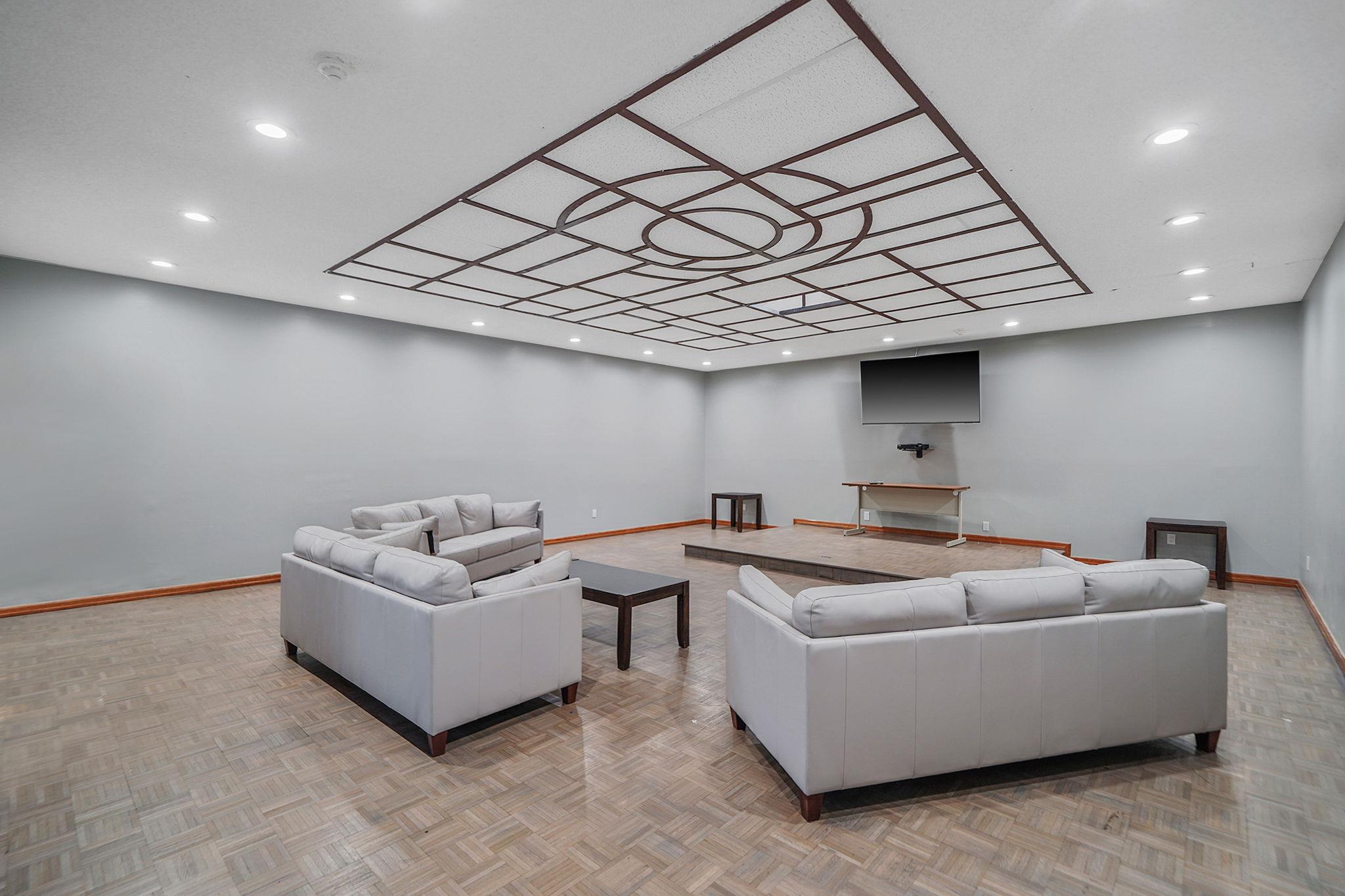 51 Pointe Circle S # 51, Coram, NY 11727