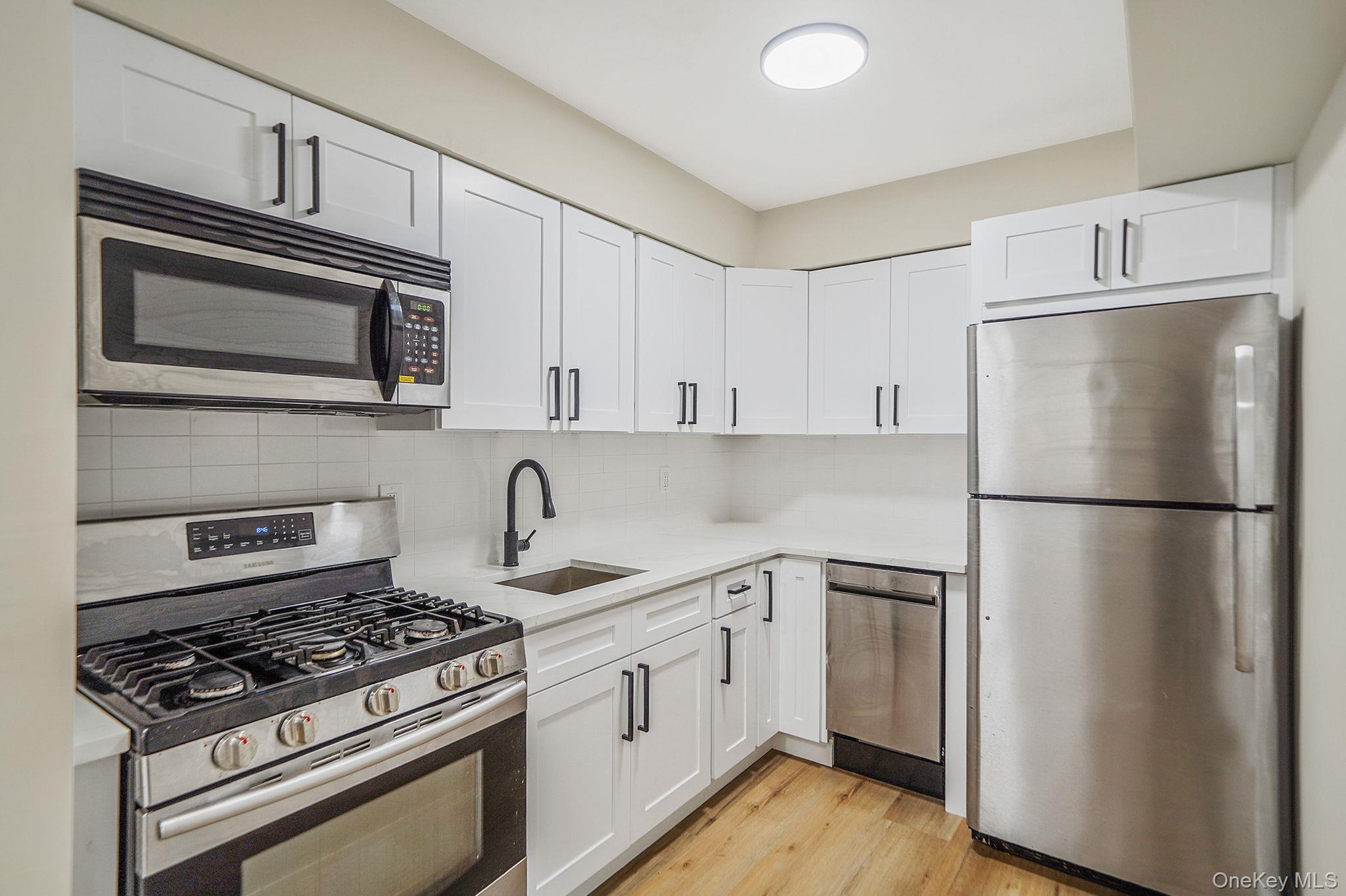 51 Pointe Circle S # 51, Coram, NY 11727