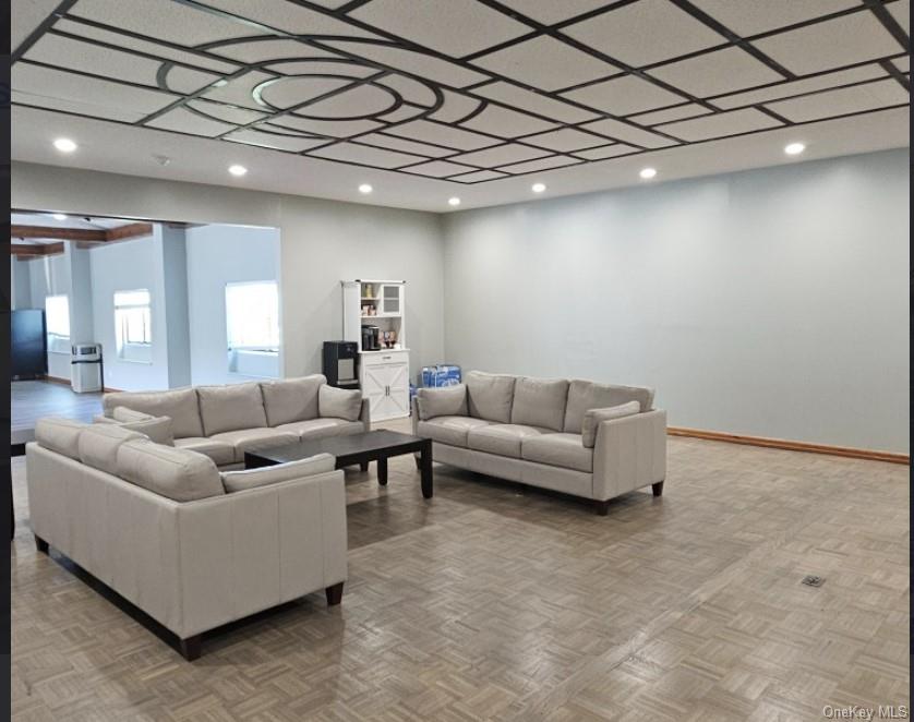 51 Pointe Circle S # 51, Coram, NY 11727