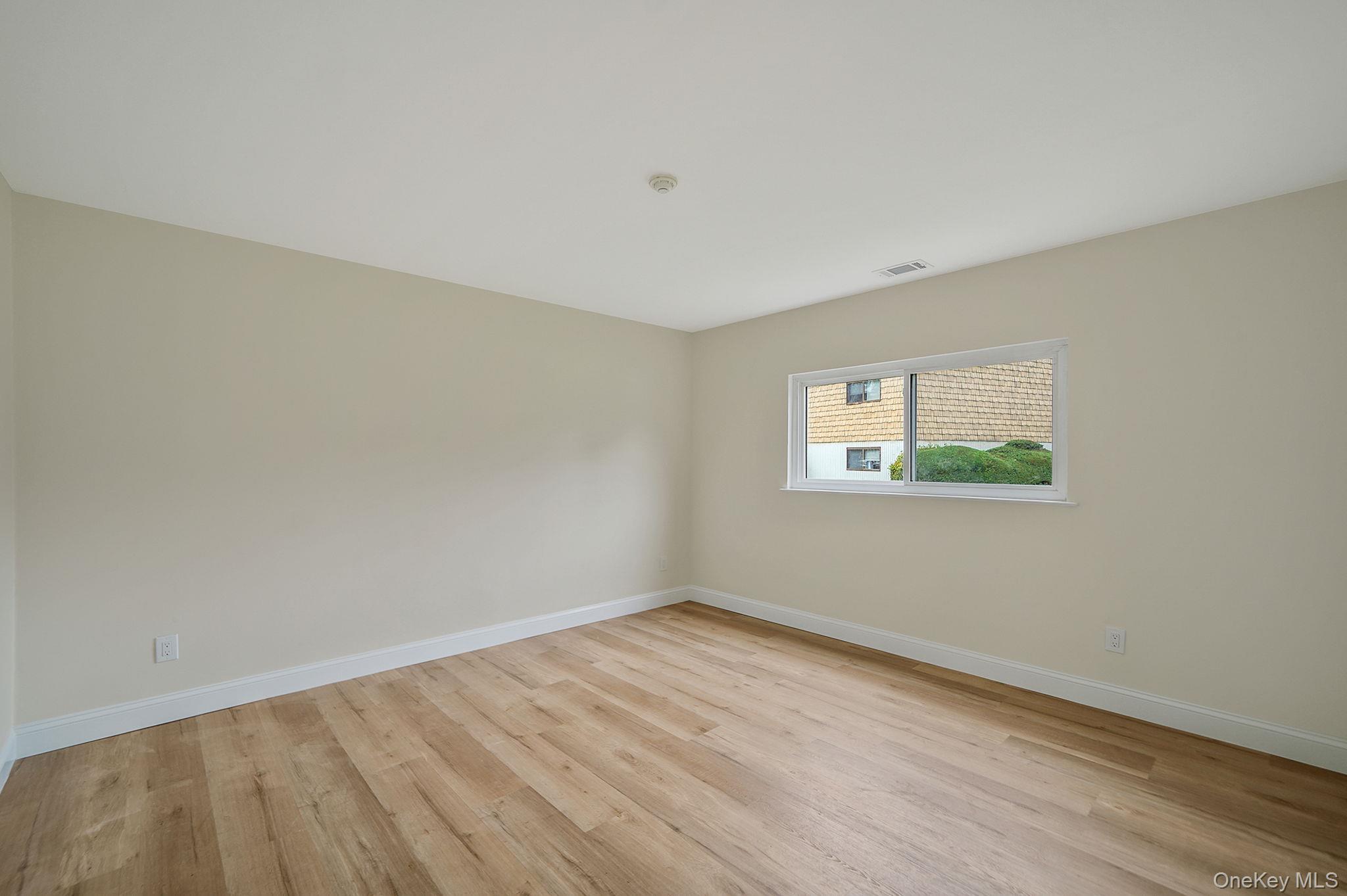 51 Pointe Circle S # 51, Coram, NY 11727