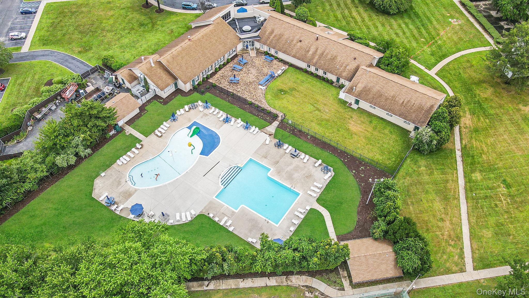 51 Pointe Circle S # 51, Coram, NY 11727