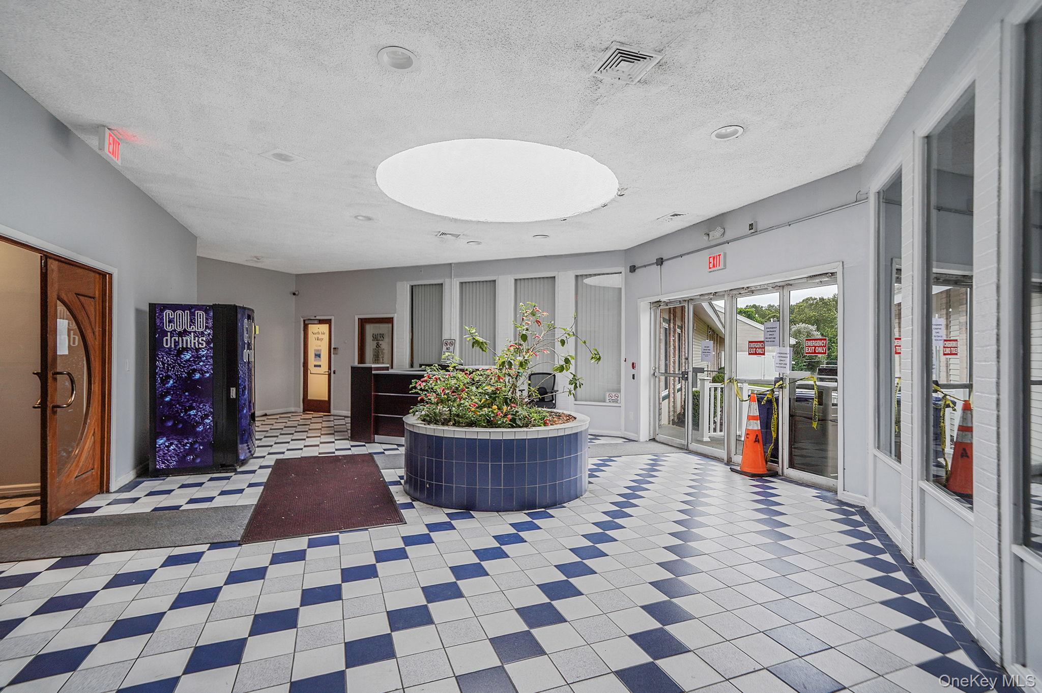 51 Pointe Circle S # 51, Coram, NY 11727