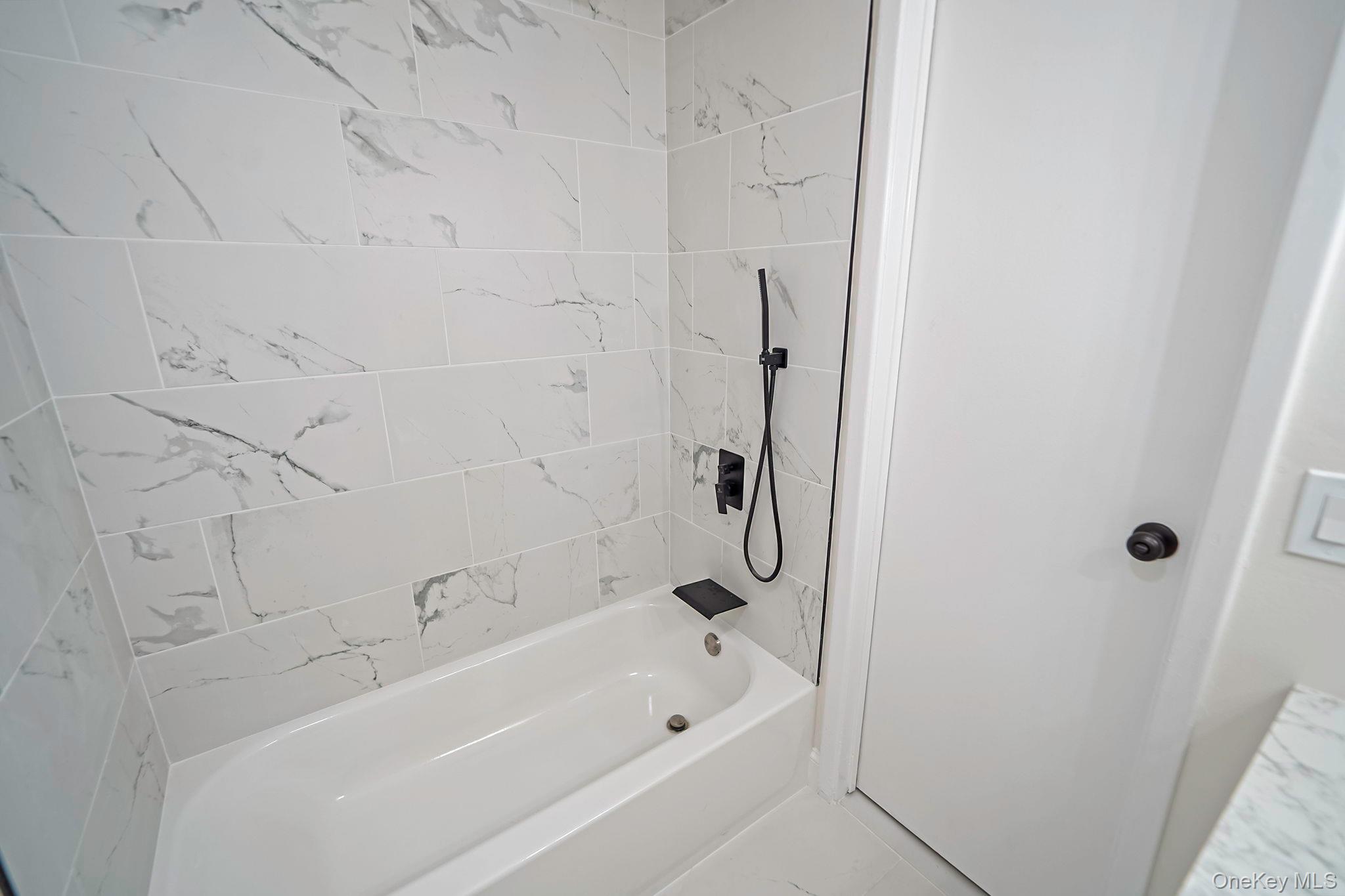 51 Pointe Circle S # 51, Coram, NY 11727