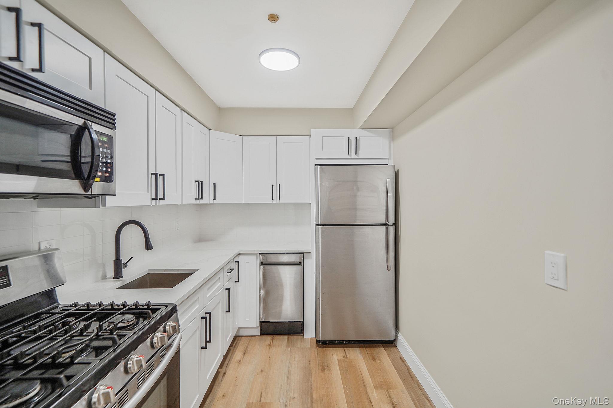 51 Pointe Circle S # 51, Coram, NY 11727