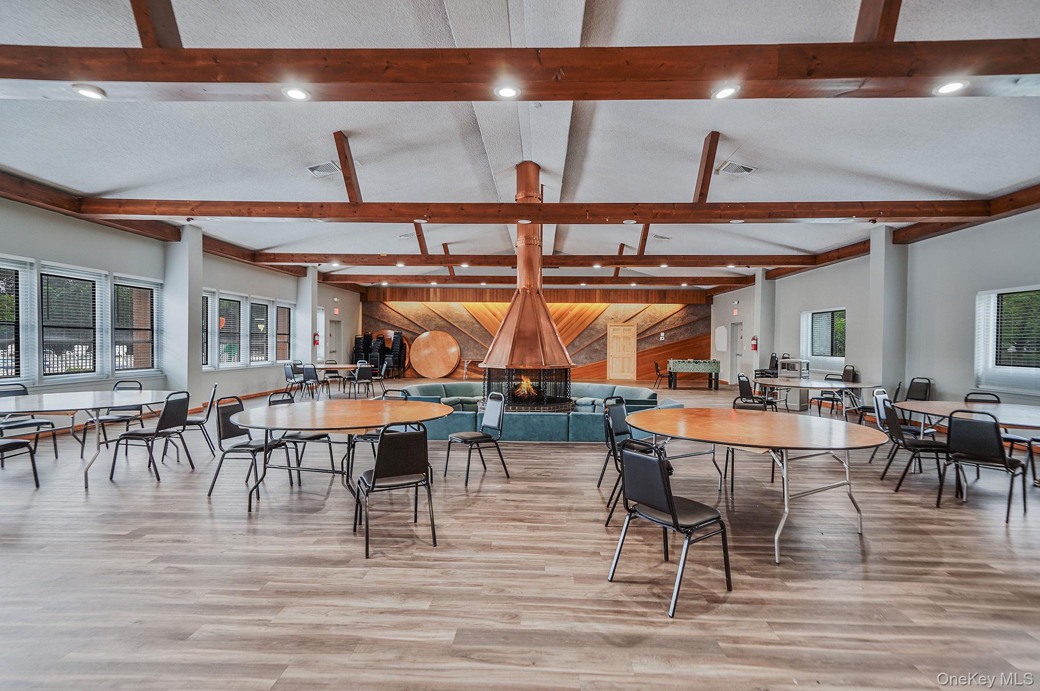 51 Pointe Circle S # 51, Coram, NY 11727