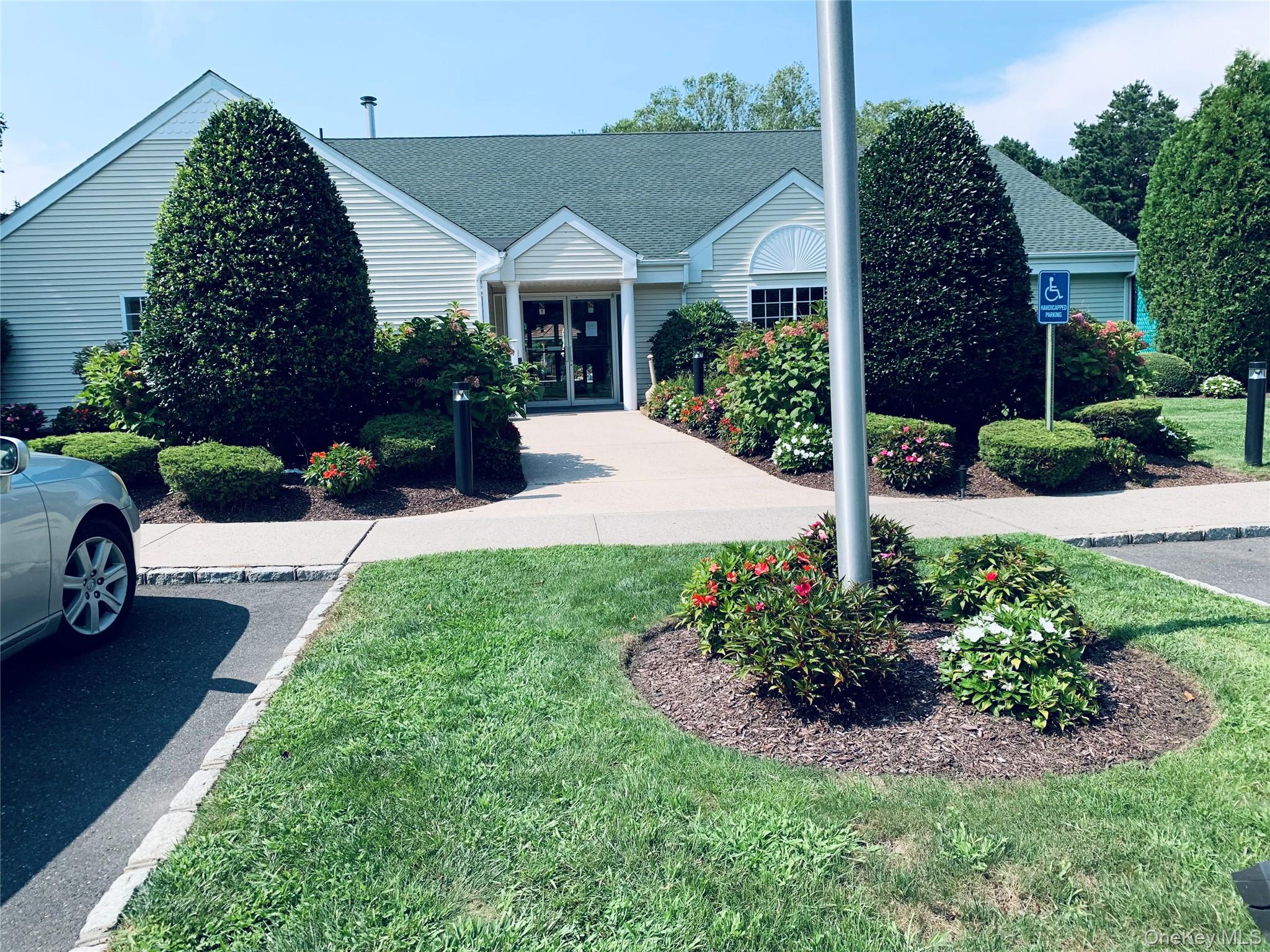 72 Fox Court # 72, Manorville, NY 11949