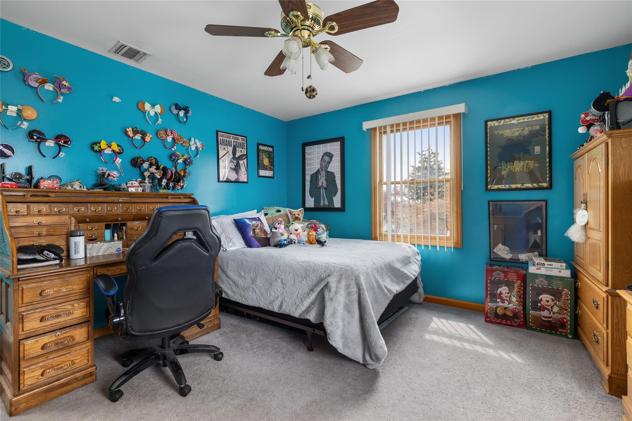 366 S 7th Street, Lindenhurst, NY 11757