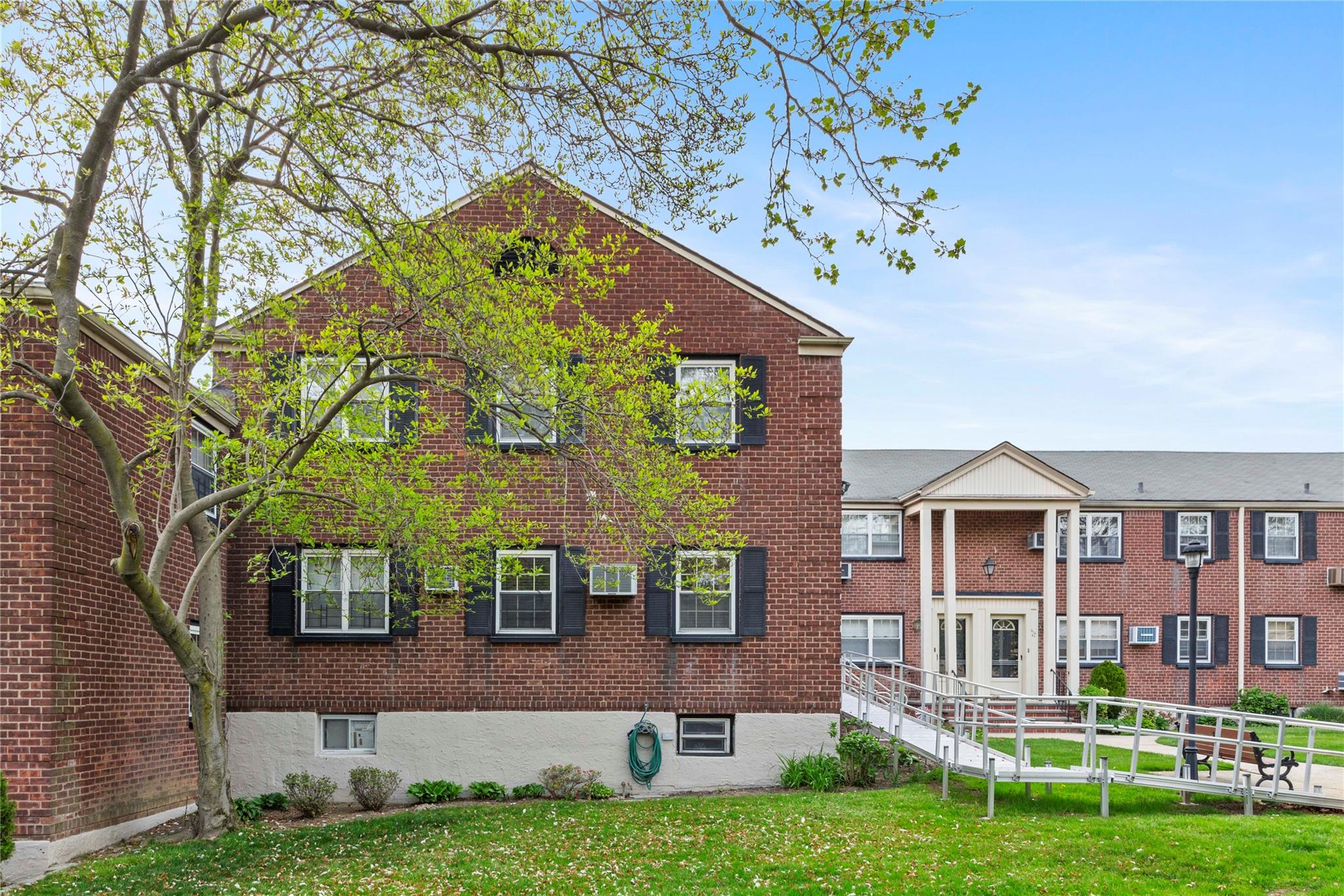 213-15 73rd Avenue # LOWER, Oakland Gardens, NY 11364