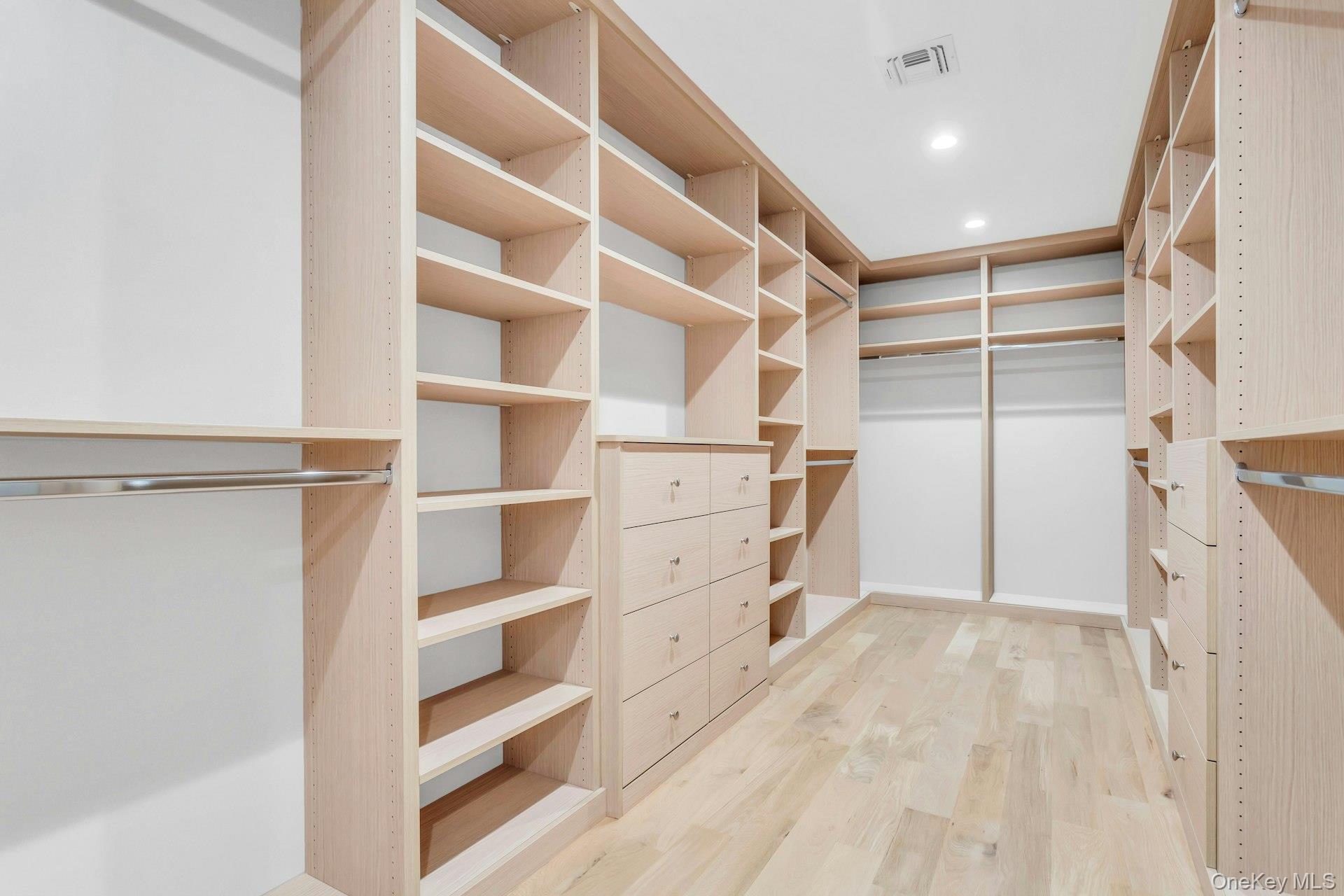 80 The Oaks, Roslyn Estates, NY 11576