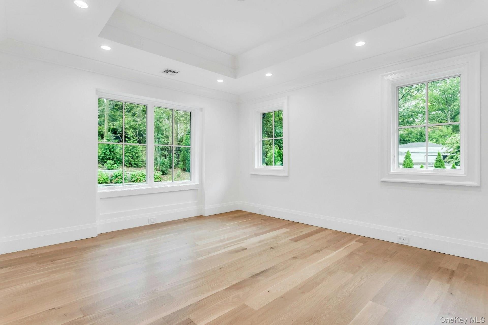 80 The Oaks, Roslyn Estates, NY 11576