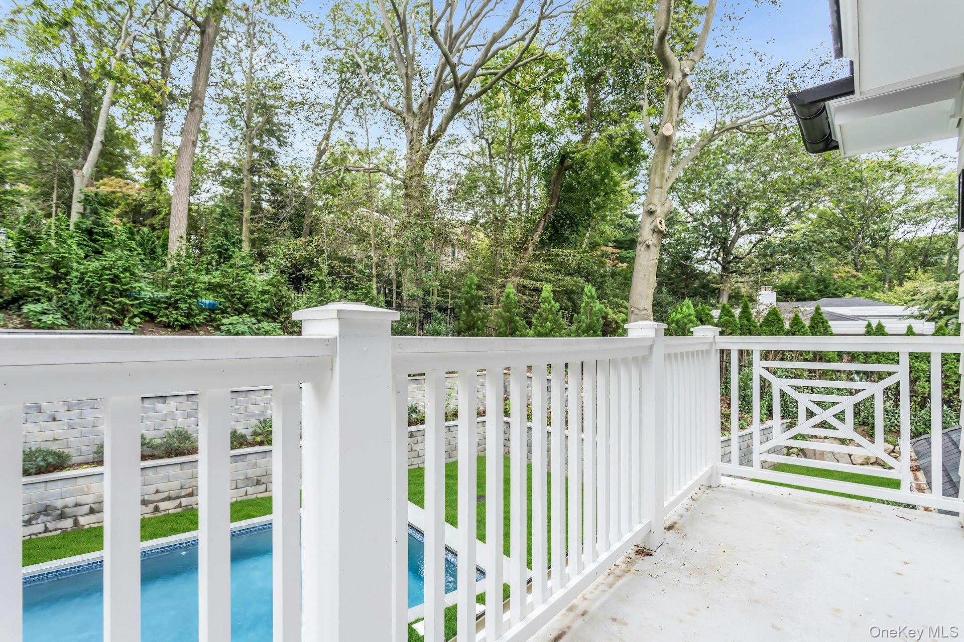 80 The Oaks, Roslyn Estates, NY 11576