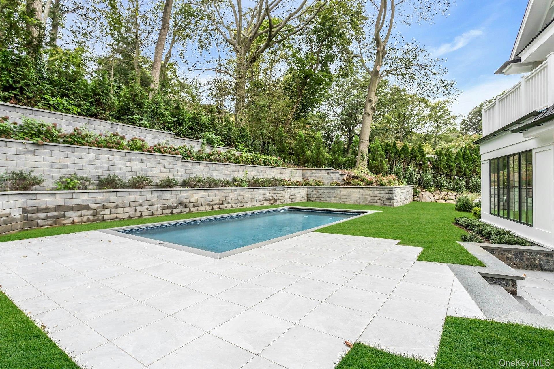 80 The Oaks, Roslyn Estates, NY 11576