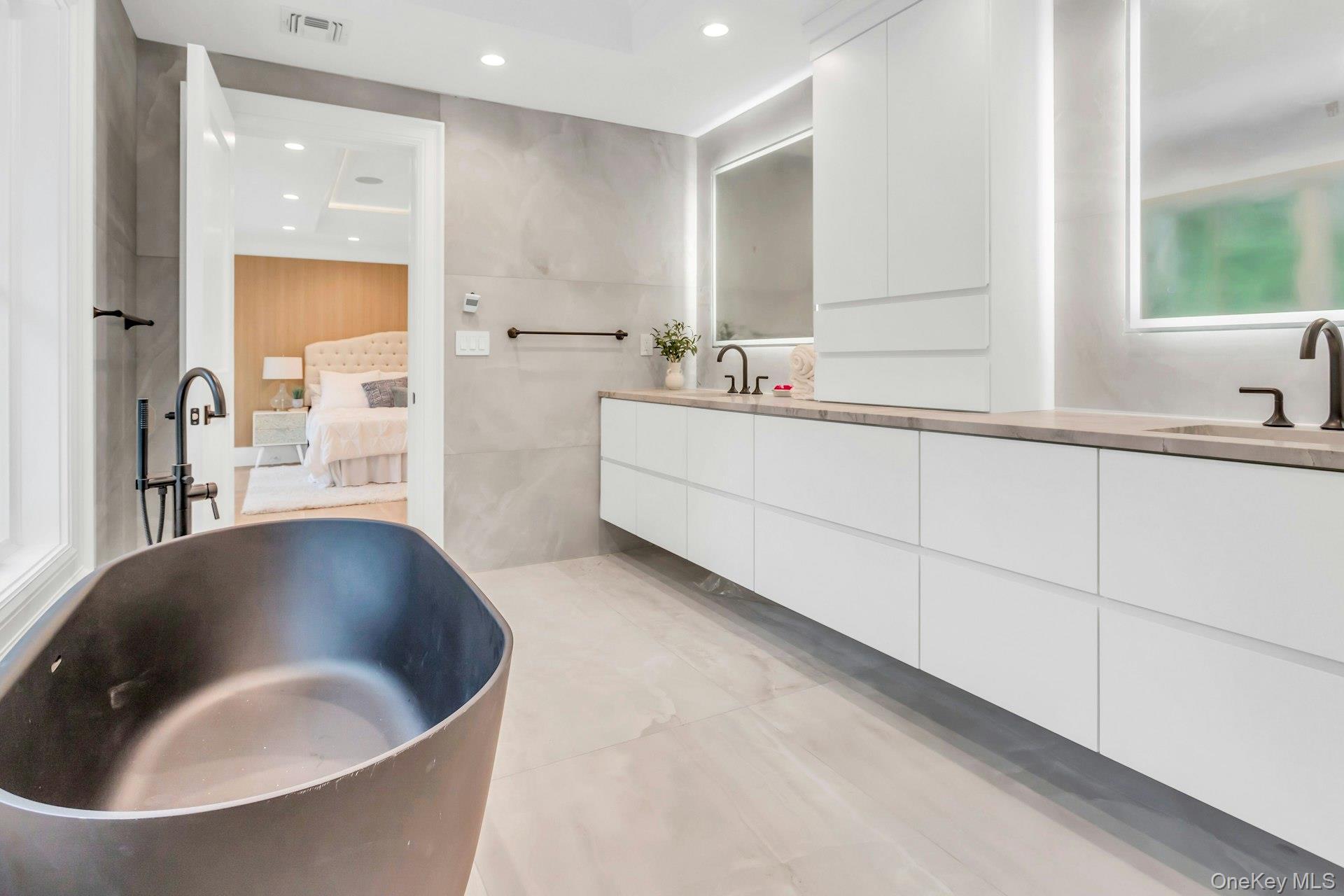 80 The Oaks, Roslyn Estates, NY 11576