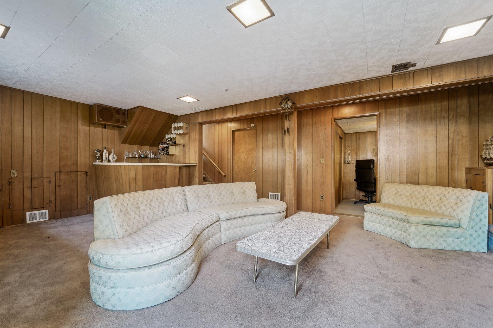 103 S Nauraushaun Road, Pearl River, NY 10965