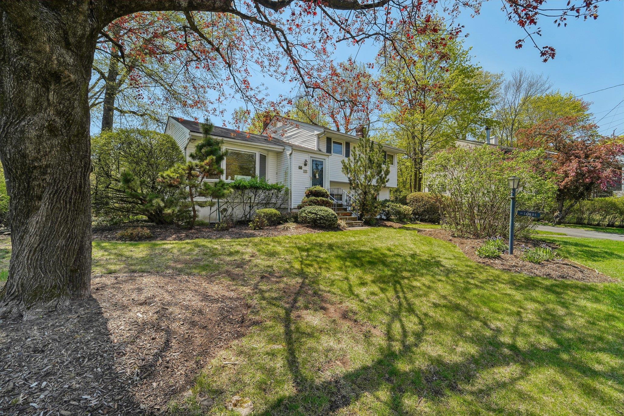 103 S Nauraushaun Road, Pearl River, NY 10965